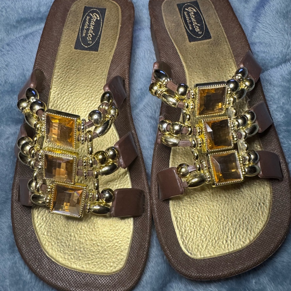 Grandco Women's Gold Beaded Sandals
Strappy Size 8 Brand New - Picture 4 of 9